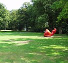 Voetganger in van het G.J. van Heekpark, Enschede