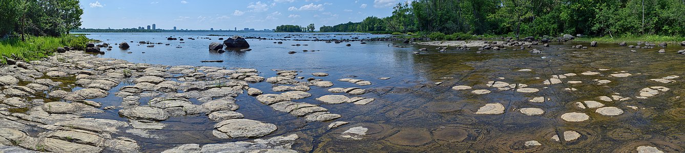 "Gatineau_stromatolites.jpg" by User:The Cosmonaut