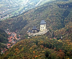 Hrad Karlštejn, dominanta v krajině