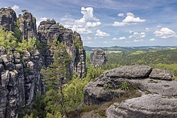 57. Platz: s.melzig mit Ostseite der Schrammsteine mit Falkenstein im Nationalpark Sächsische Schweiz