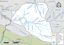 Carte en couleur présentant le réseau hydrographique de la commune