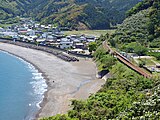 駅遠景（2010年5月、集落活動センター設置前）