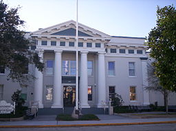 Old Brevard County Courthouse i Titusville.