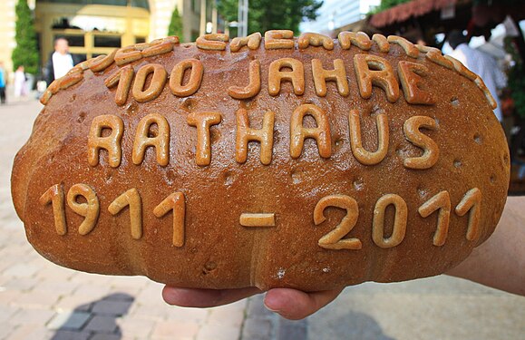Brot zum 100-jährigen Jubiläum des Rathauses in Chemnitz Som2011 5518WI