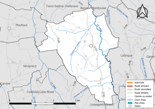 Carte en couleur présentant le réseau hydrographique de la commune