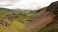 Ensemble de la section traversée par la route F208 vue depuis l'extrémité sud-ouest du canyon.