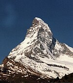 Faces est et nord du Cervin vues en été depuis Zermatt