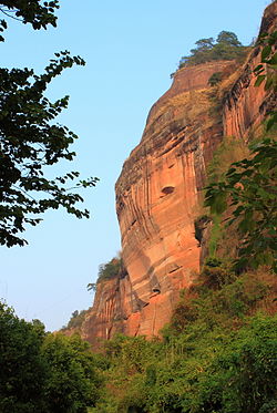 丹霞山錦石岩