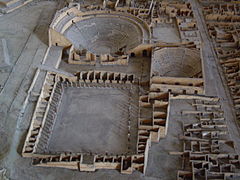 Maqueta dels dos teatres i el Quadripòrtic (Museu Arqueològic Nacional de Nàpols)