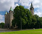 Sint-Theresiakerk, gezien vanaf de Tongerseweg