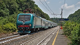 Convoglio della FL6 in transito nella stazione di Labico (oggi non più in servizio)