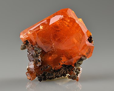 Wulfenite, by Iifar