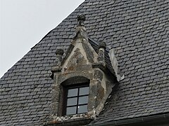 Lucarne du château de Magnat en 2018.