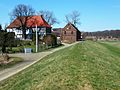 Mulderadweg bei Bad Düben, im Hintergrund das Rote Ufer