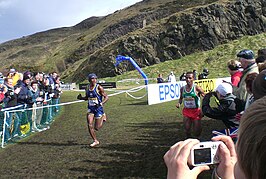 Kenenisa Bekele (rechts) op weg naar een unieke prestatie: zijn vijfde achtereenvolgende overwinning in 2006.