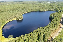 Ylinen Vehkajärvi lounaan suunnasta kuvattuna