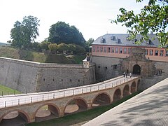 Entrée de la citadelle de Petersberg.