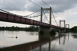 Puente en Bonny-sur-Loire.