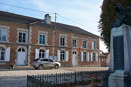 The town hall and monument memorial in Cheppes-la-Prairie