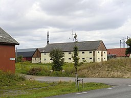 Sunnanå gamla byplats med de kvarvarande gårdarna Sunnanå 4:3 och Sunnanå 2:2.