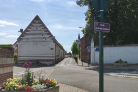 Vieux-Dainville, ensemble de pierres typique de la région.