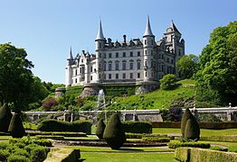 Dunrobin Castle -Sutherland -Scotland-26May2008 (2)