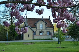 L'ancienne école, actuelle mairie.