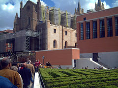 Garden next to the entrance hall / Jardín junto a la entrada.