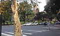 La avenida circulando por la tercera de las Barrancas de Belgrano.