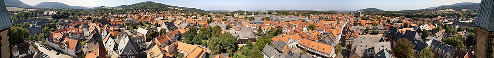 Panorama Goslara sa sjevernog tornja crkve na središnjem trgu (Marktkirche)