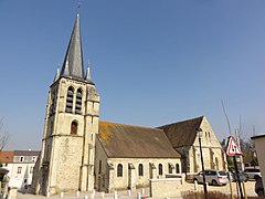 Église Saint-Rémi, construite aux XIIe et XIIIe siècles.