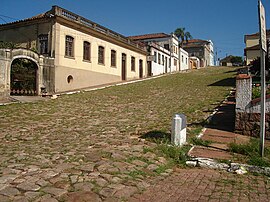 A Rua Julio de Castilhos (Rua da Ladeira) foi a primeira rua calçada no RS, no ano de 1813.