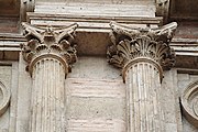 Corinthian capitals at the Hôtel d'Assézat.