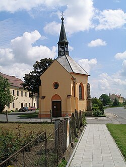 Kaple sv. Marty na návsi od západu