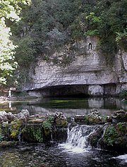 La Douix à l'étiage estival.