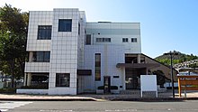 JREast-Tohoku-main-line-Kanayagawa-station-building-20151016-113050.jpg