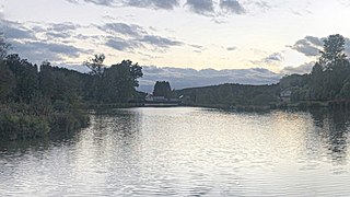 L’Ourthe orientale dans le lac de Cherapont à Gouvy.