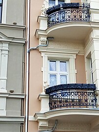 Bear cubs at the balconies