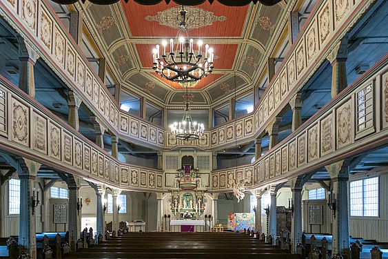 Die evangelisch-lutherische Kirche St. Andreas, eine nach dem Schutzpatron der Bergleute benannte Saalkirche, steht in der Fluchtlinie der Hauptstraße im historischen Stadtkern von Bad Lauterberg. Blick in den Innenraum