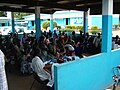 Salle d'attente aérée accueillant les mamans, Centre de PMI ou de Protection Maternelle et Infantile de Koko, quartier de Bouaké, octobre 2005