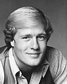 Gregg Henry interpreta David Downey