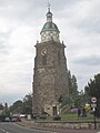 "The pepperpot", het enige overblijfsel van de vroegere kerk.