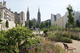 L'église depuis le jardin Truillot.