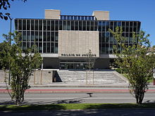 Photographie en couleurs du palais de justice d’Annecy.