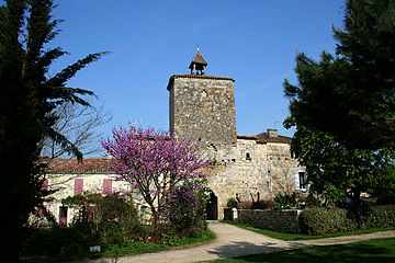 Pont d'entrée et tour de l'Horloge