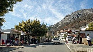 Une rue commerçante