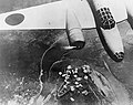 Japanese bomber(Ki-21-3) over Chungking.从飞机上俯拍的日军轰炸渝中半岛的照片。