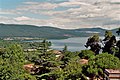 Bracciano, Italien: Braccianosee mit Blick auf die Sabatiner Berge