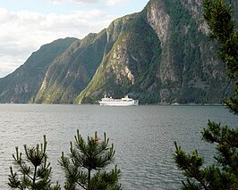 Een schip op de Storfjord