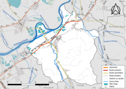 Carte en couleur présentant le réseau hydrographique de la commune